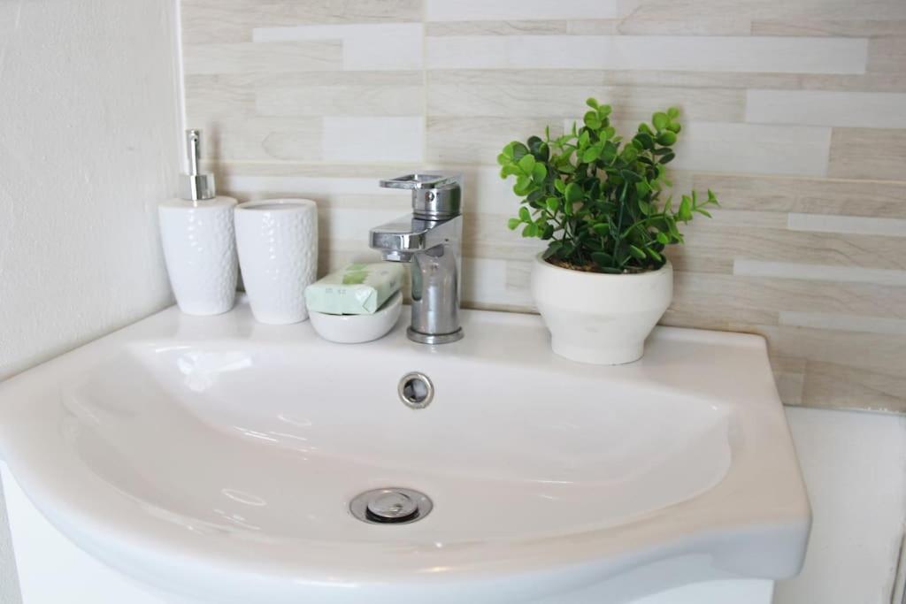 Casa Romeo Vinitaly - Free Parking - Wifi Apartment Verona Ngoại thất bức ảnh